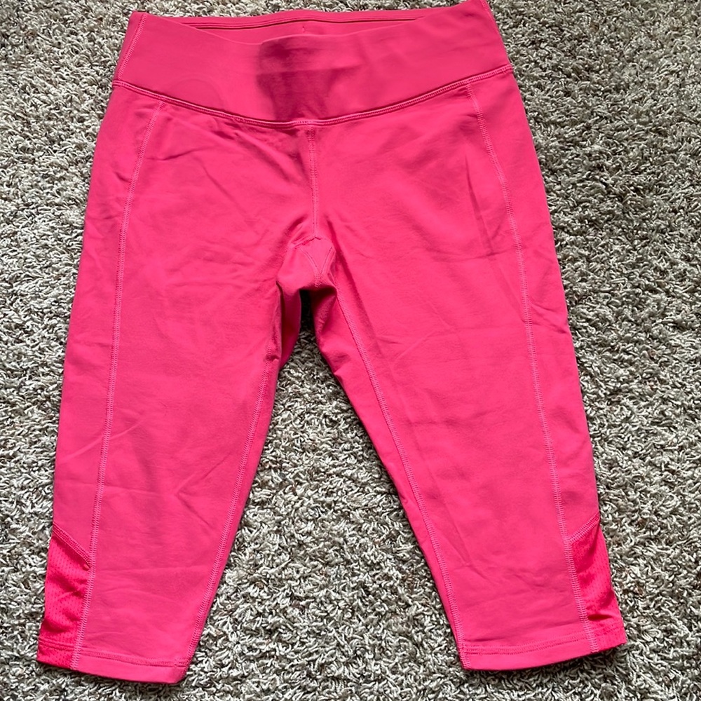 Lucy pink capri leggings